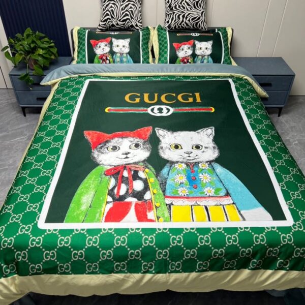 Gucci Logo Brand Bedding Set Luxury Bedroom Home Decor Bedspread