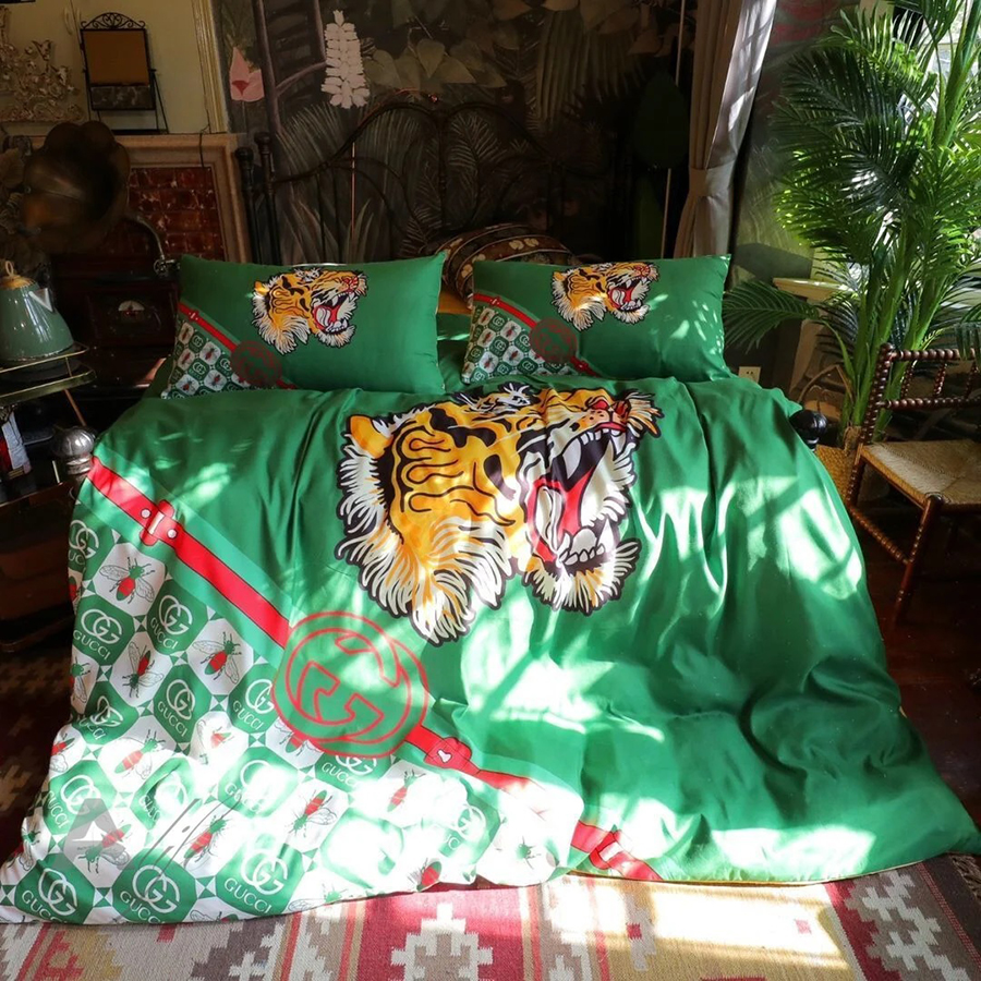 Gucci Tiger Logo Brand Bedding Set Luxury Home Decor Bedspread Bedroom