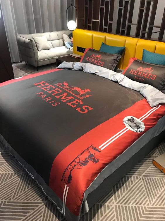 Hermes Red Black Logo Brand Bedding Set Luxury Home Decor Bedroom Bedspread