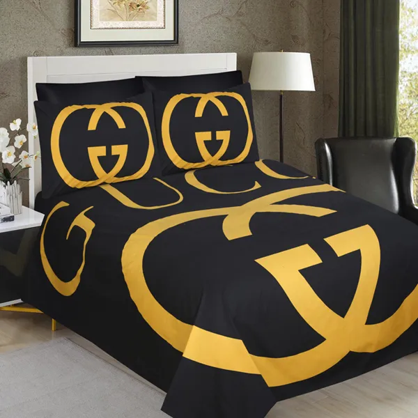 Gucci Golden Logo Brand Bedding Set Bedspread Bedroom Luxury Home Decor