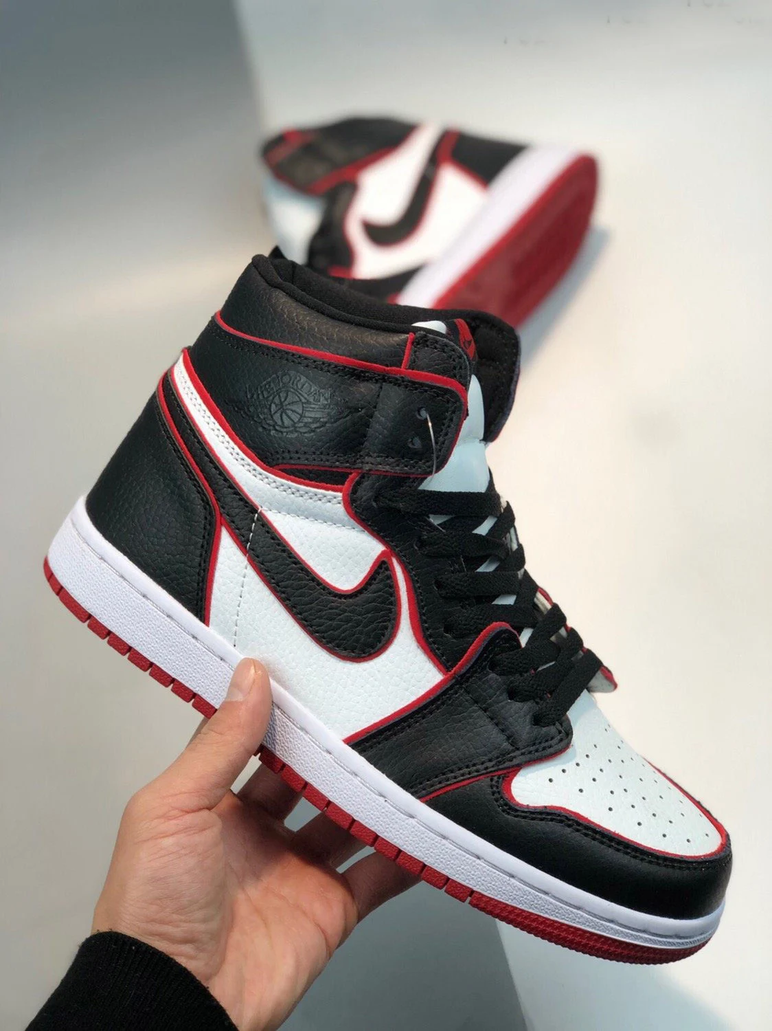 Air Jordan 1 High OG Bloodline Black Gym Red-White For Sale