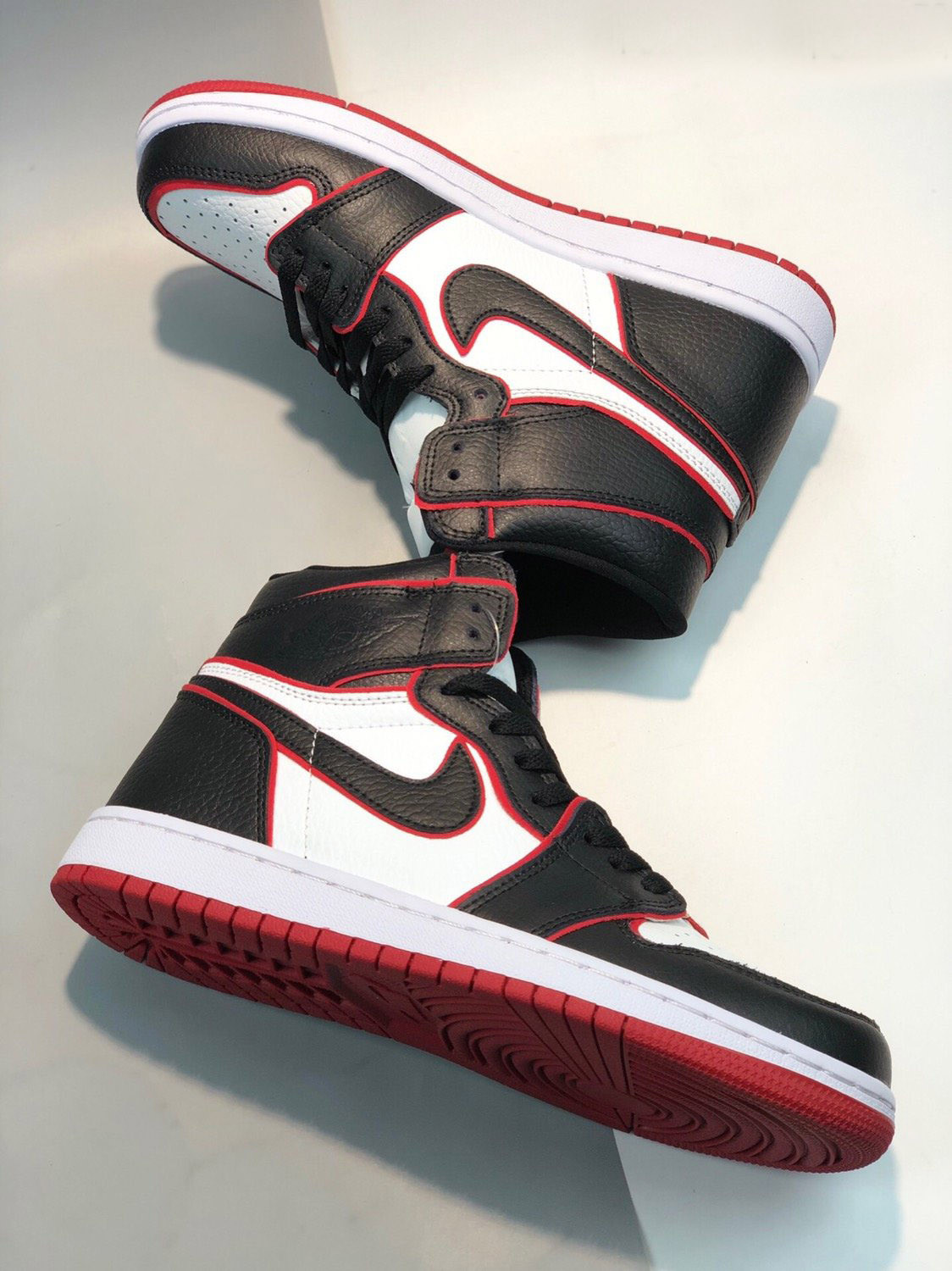 Air Jordan 1 High OG Bloodline Black Gym Red-White For Sale