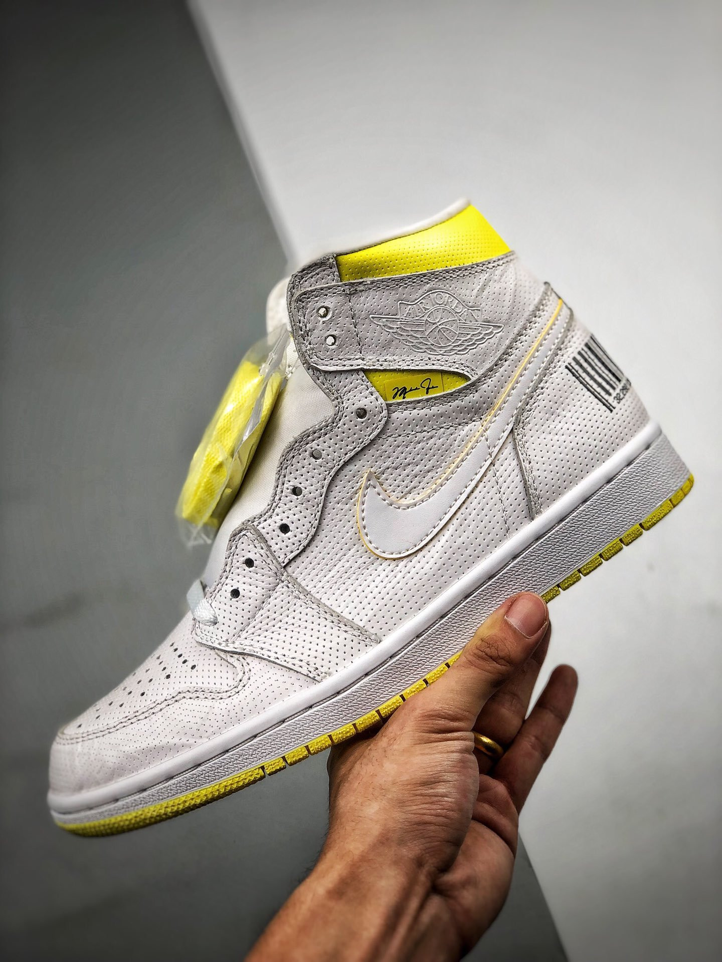 Air Jordan 1 High OG First Class Flight 555088-170 On Sale