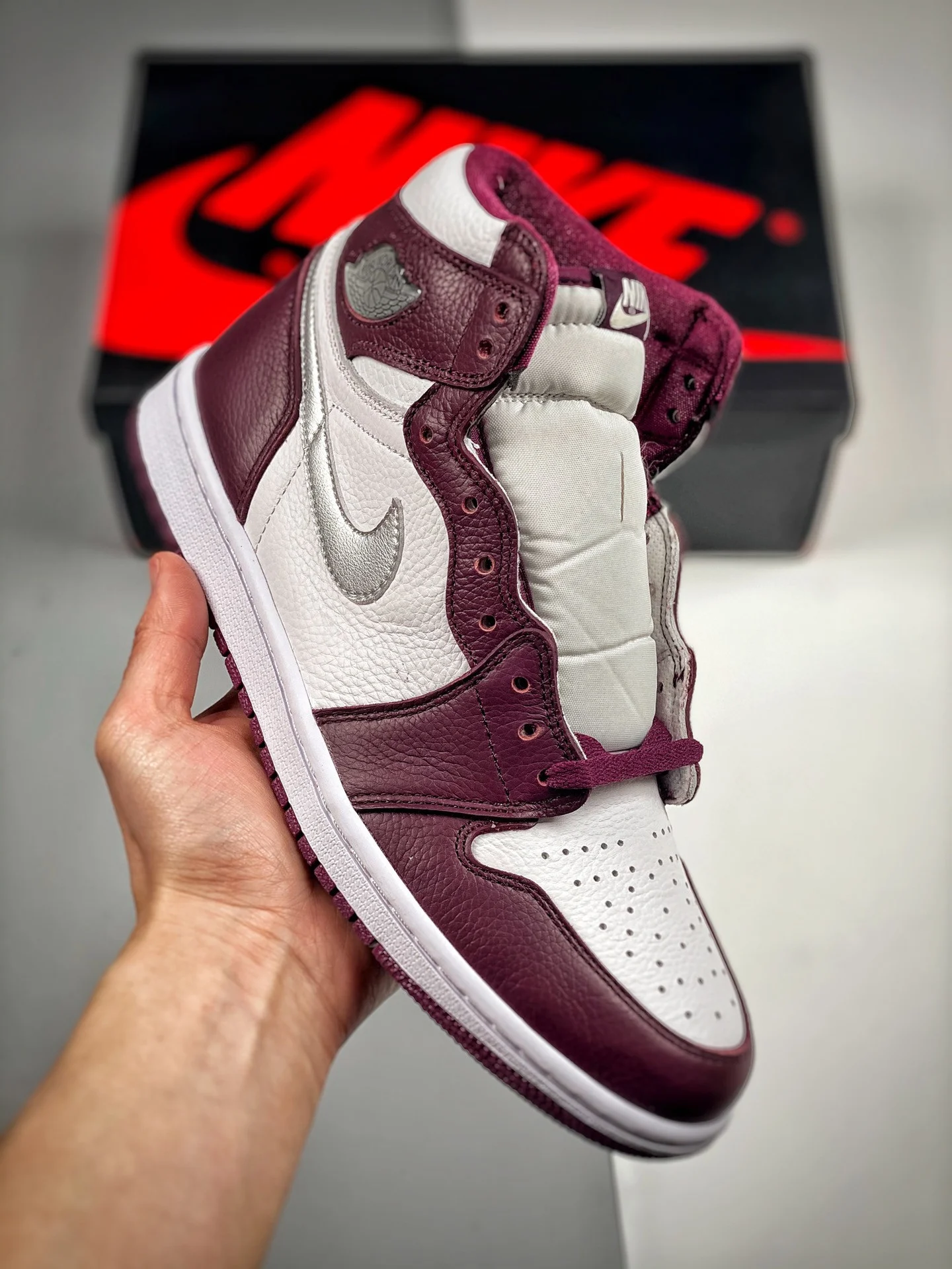 Air Jordan 1 High OG Bordeaux White-Metallic Silver For Sale