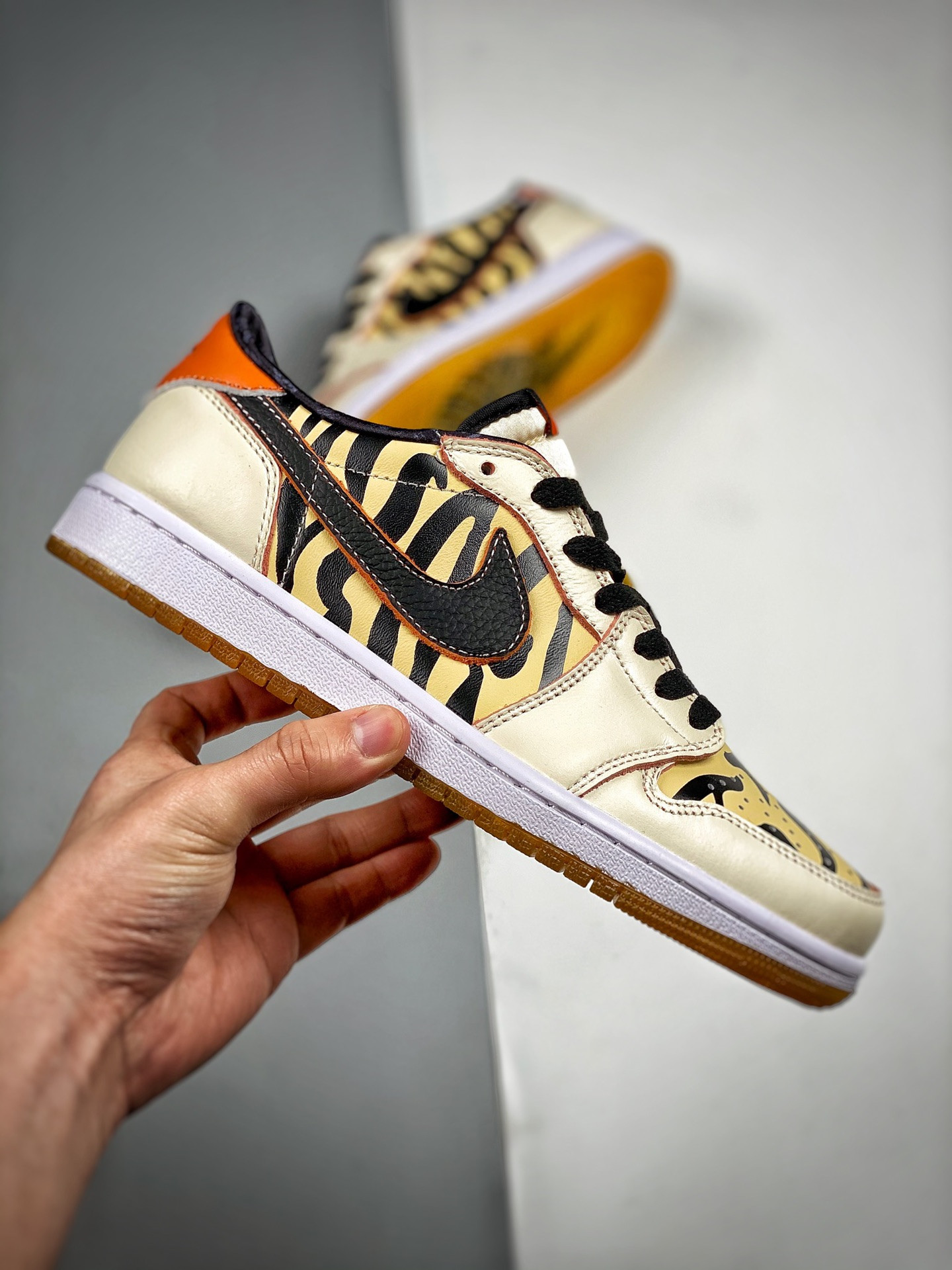 Air Jordan 1 Low OG Year of the Tiger White Black-Yellow DH6932-100 For Sale