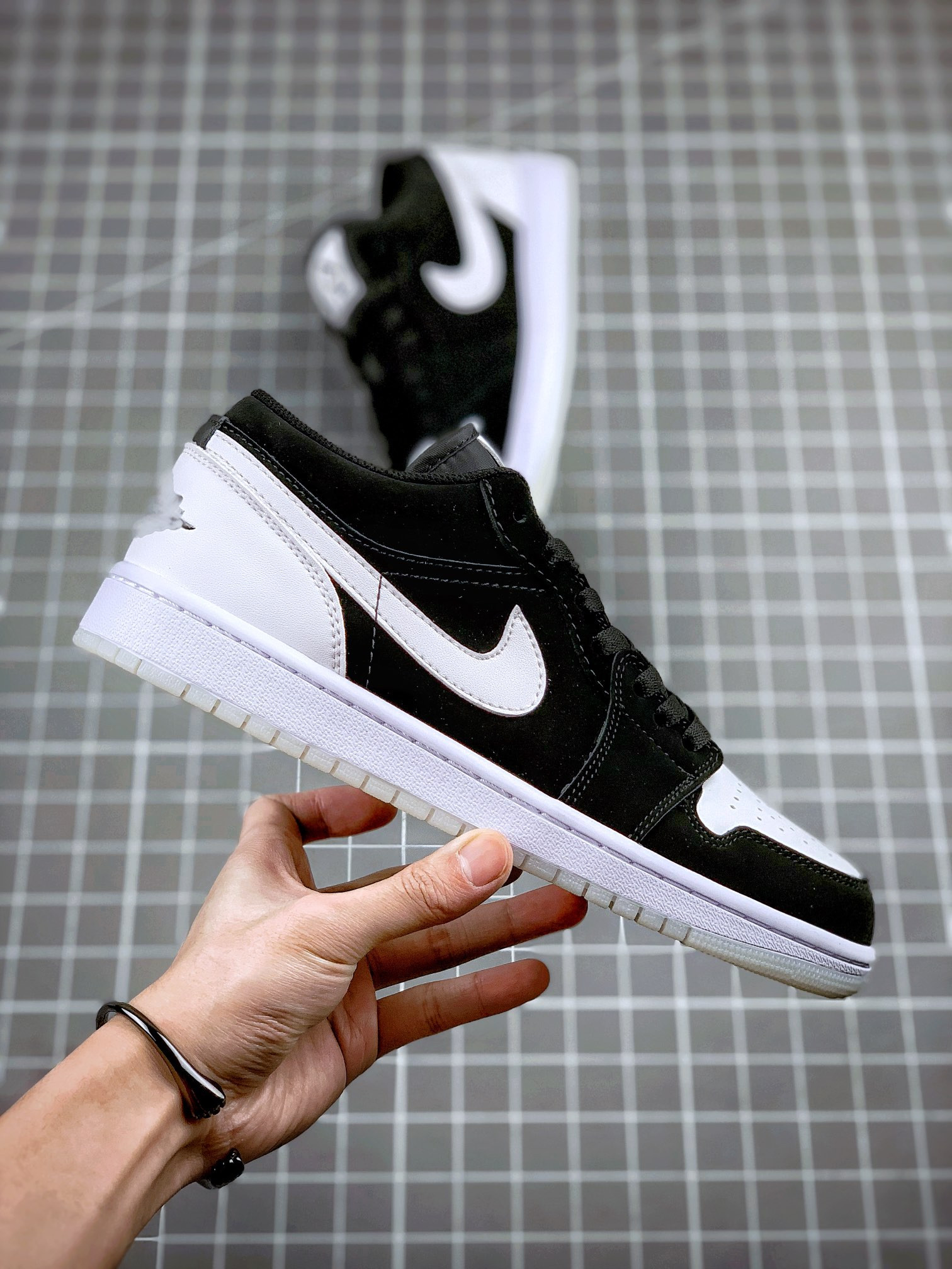 Air Jordan 1 Low SE Diamond Black Multi-Color White For Sale