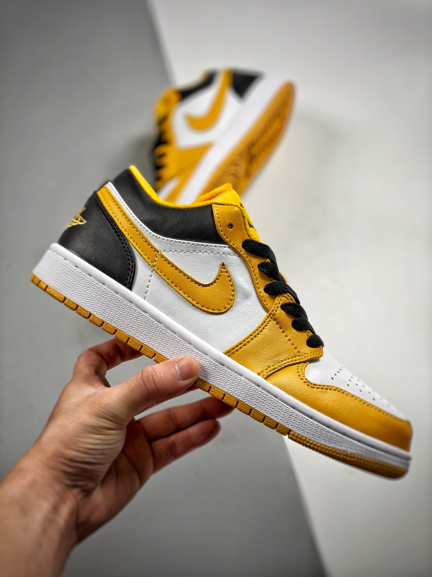 Air Jordan 1 Low Taxi Black-White 553558-701 For Sale