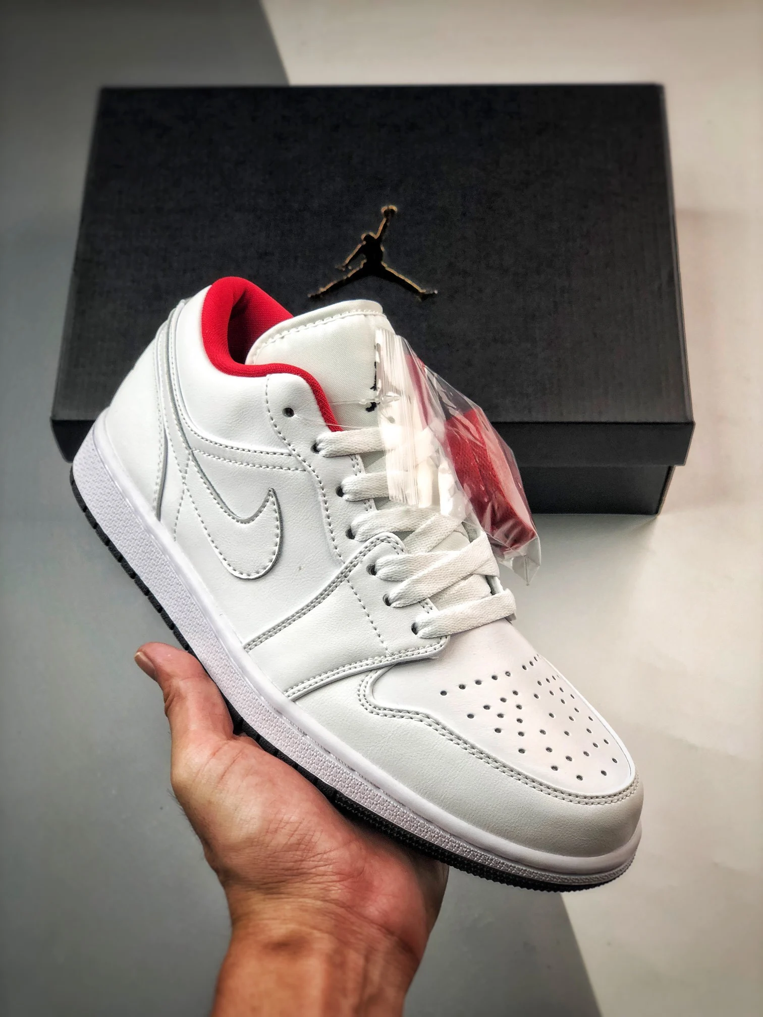 Air Jordan 1 Low White Red with Mismatched Insoles