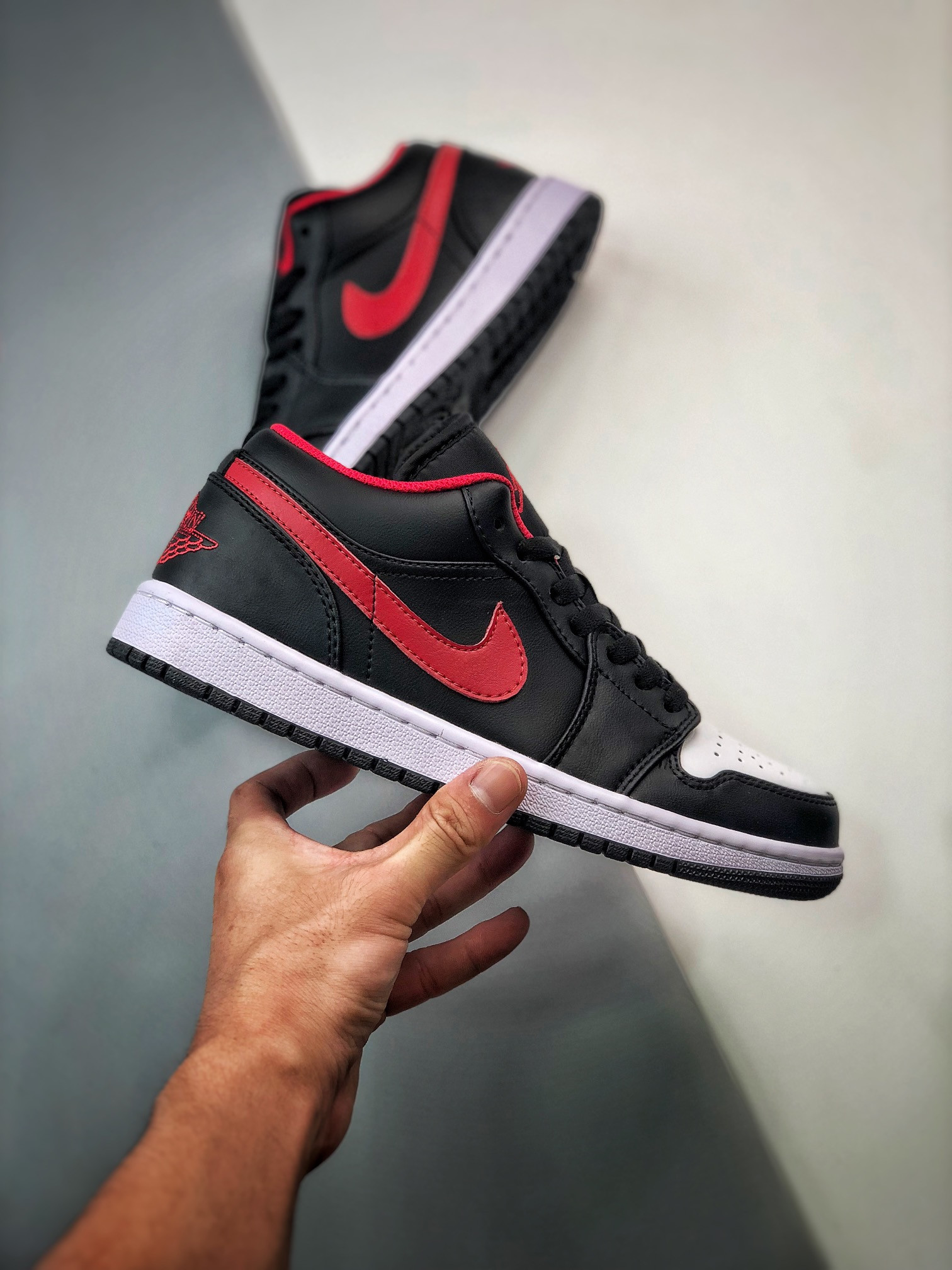 Air Jordan 1 Low White Toe Black White-Red 553558-063 For Sale