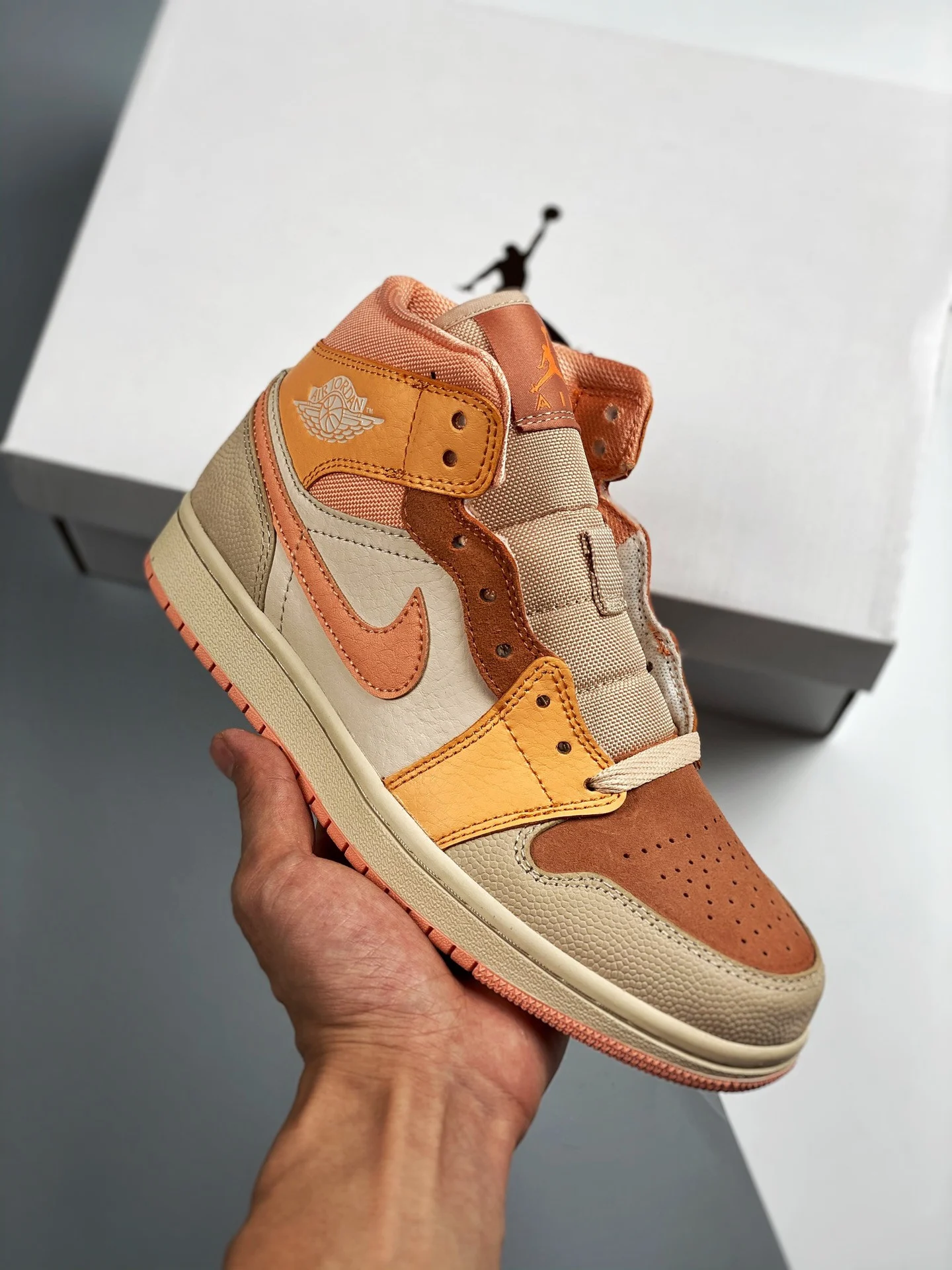 Air Jordan 1 Mid Atomic Orange Apricot AgateTerra Blush For Sale