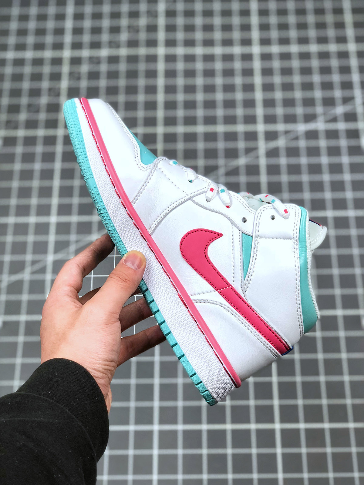 Air Jordan 1 Mid GS White Digital Pink-Aurora Green-Soar For Sale