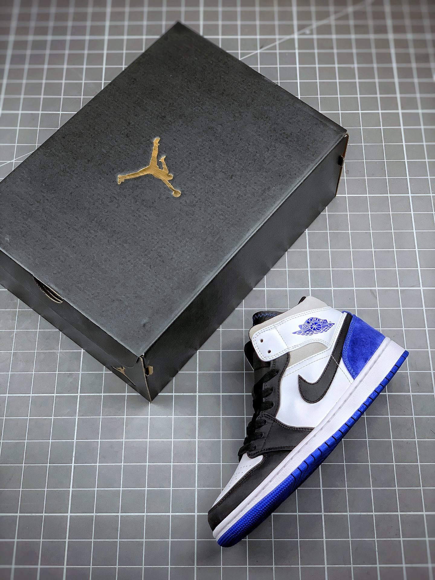 Air Jordan 1 Mid SE Game Royal 852542-102 For Sale