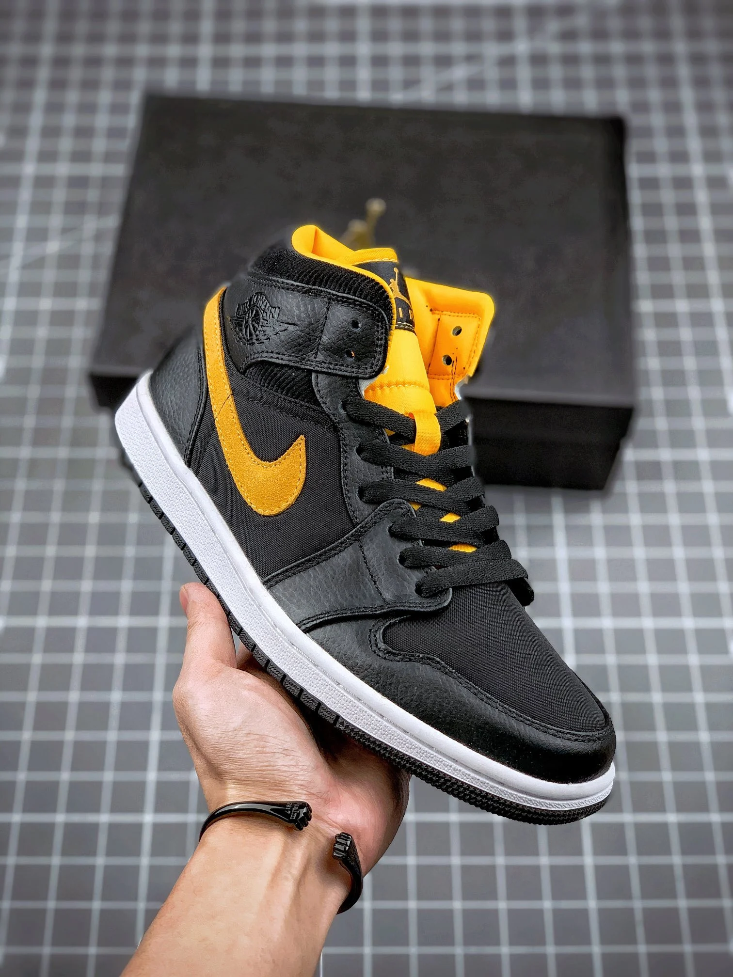 Air Jordan 1 Mid SE Black University Gold-White For Sale