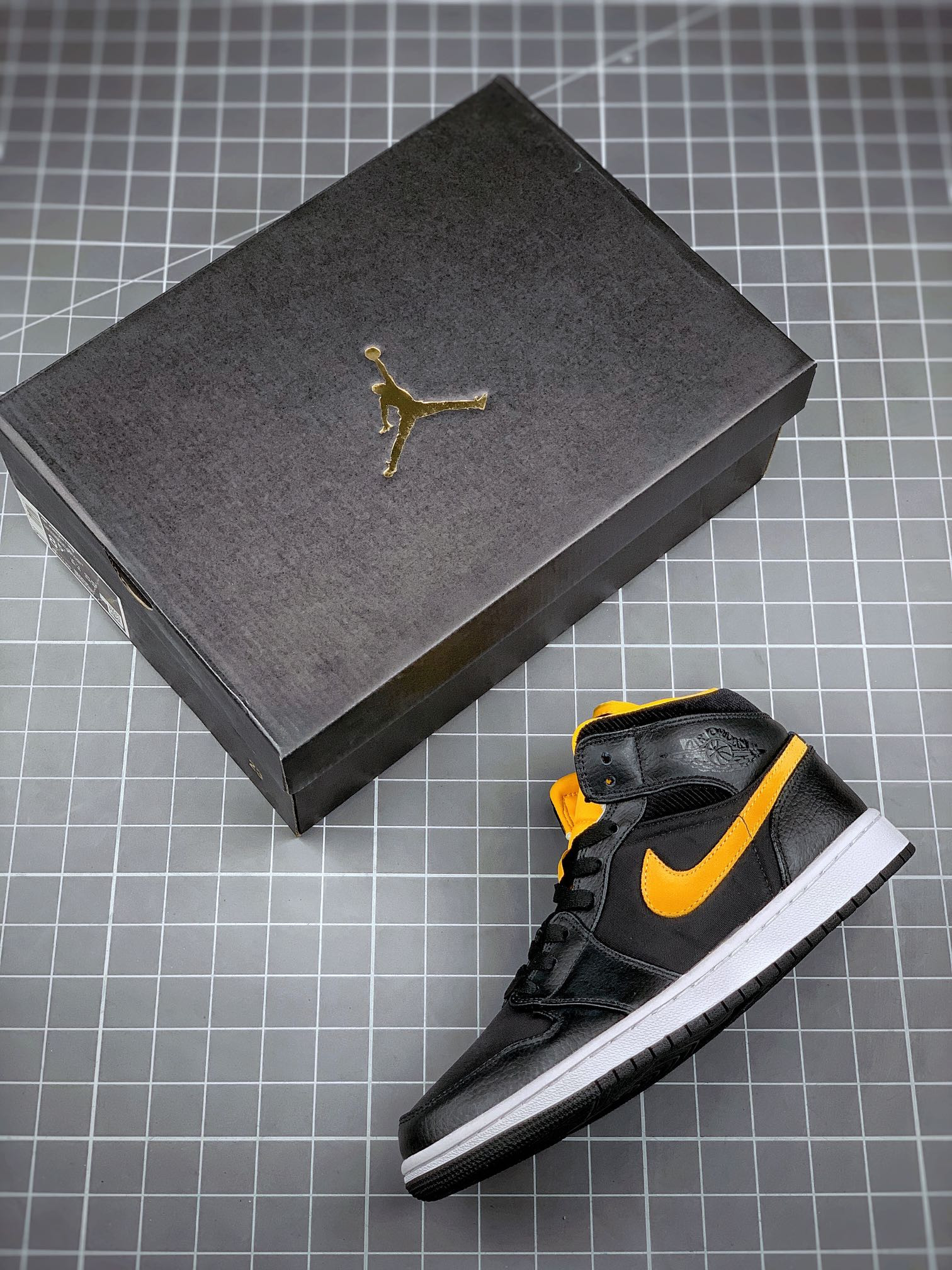 Air Jordan 1 Mid SE Black University Gold-White For Sale