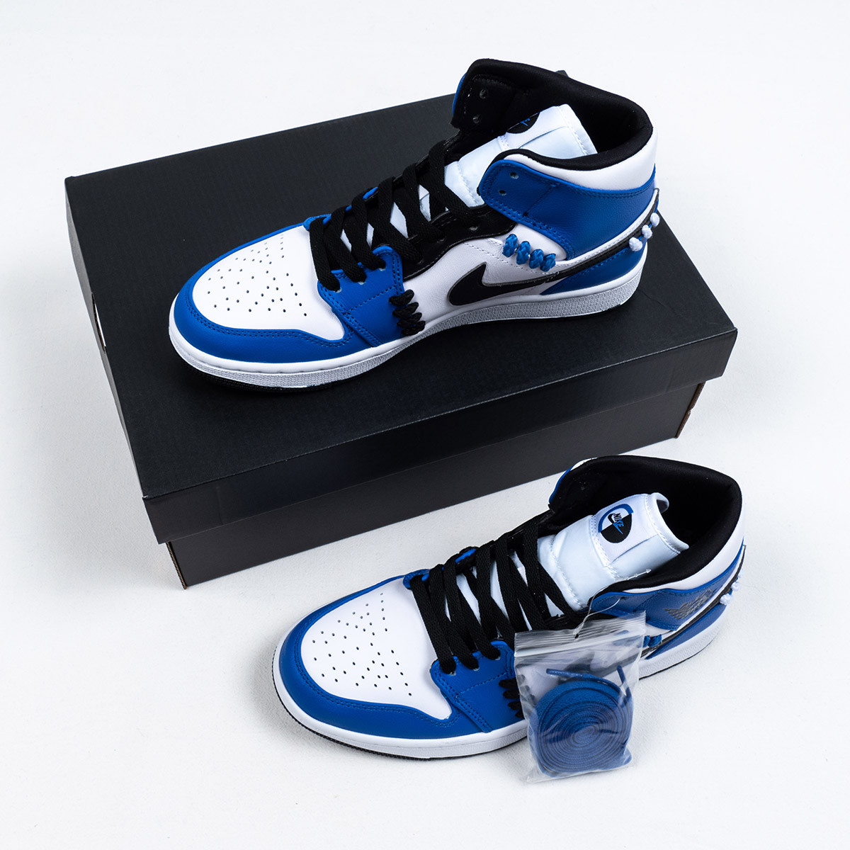 Air Jordan 1 Mid SE Sisterhood Game Royal Black-White For Sale