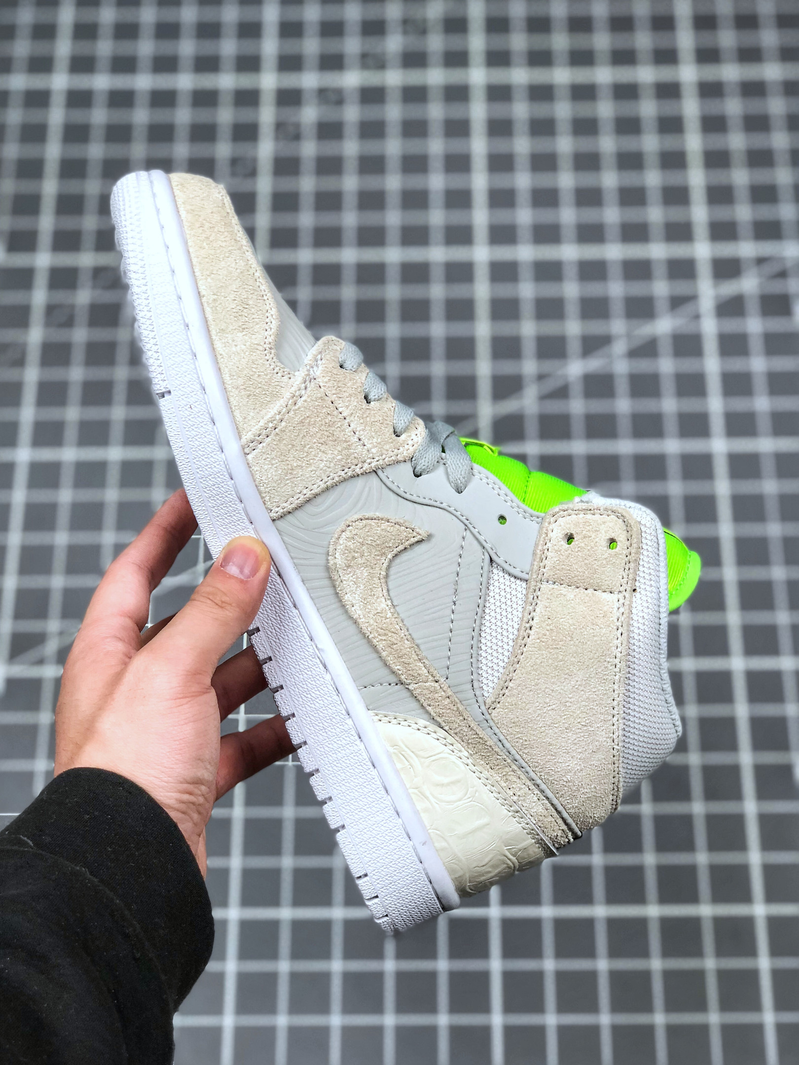 Air Jordan 1 Mid Vast Grey Ghost Green-White For Sale