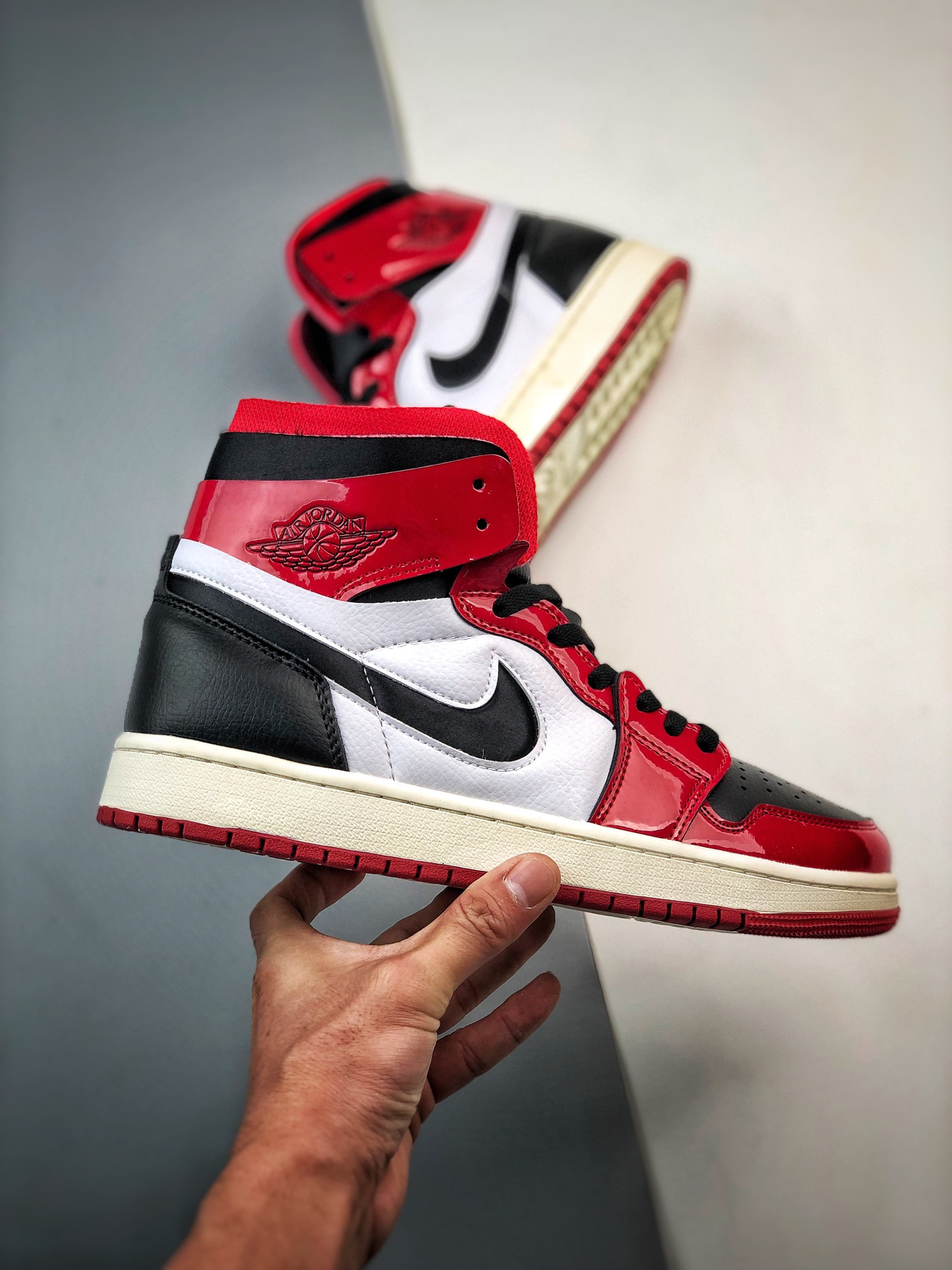 Air Jordan 1 Zoom CMFT Bulls Red Black White CT0979-610 For Sale