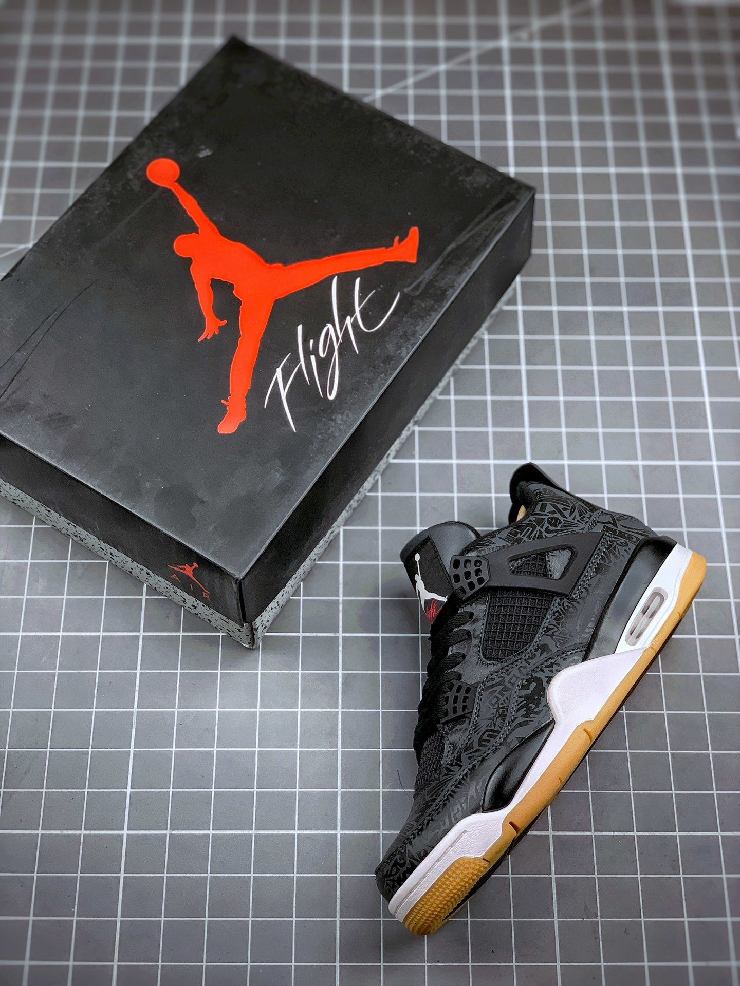 Air Jordan 4 SE Laser Black Gum For Sale