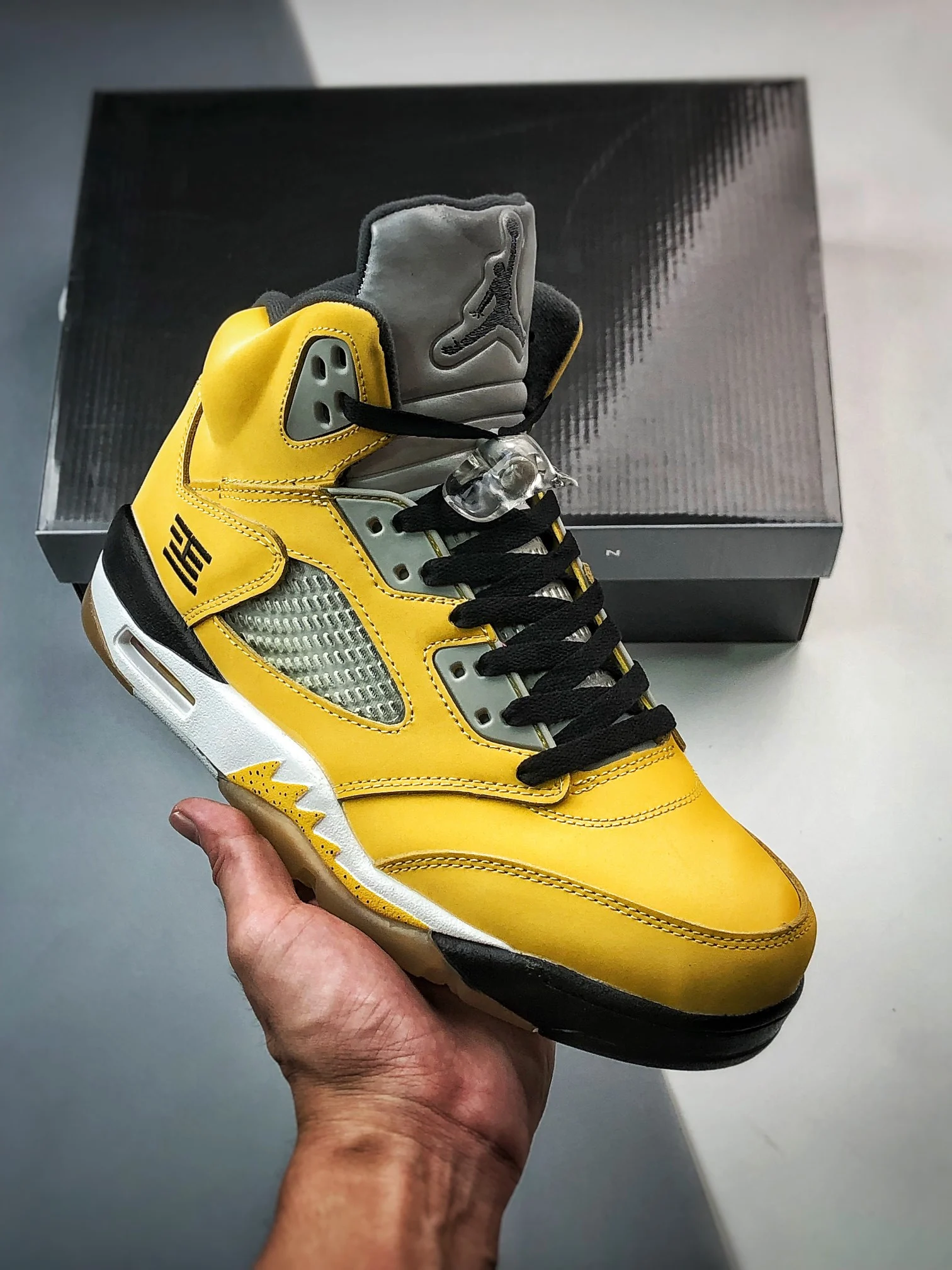 Air Jordan 5 Tokyo 23 Varsity Maize Wolf Grey-Black 454783-701 For Sale