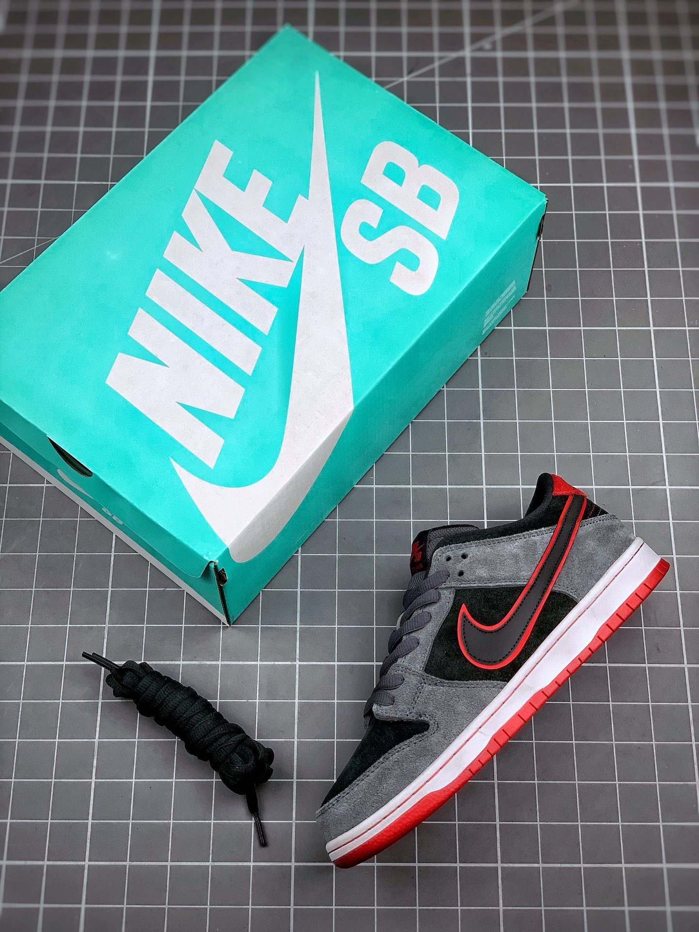 Ishod Wair x Nike SB Dunk Dark Grey University Red White Black