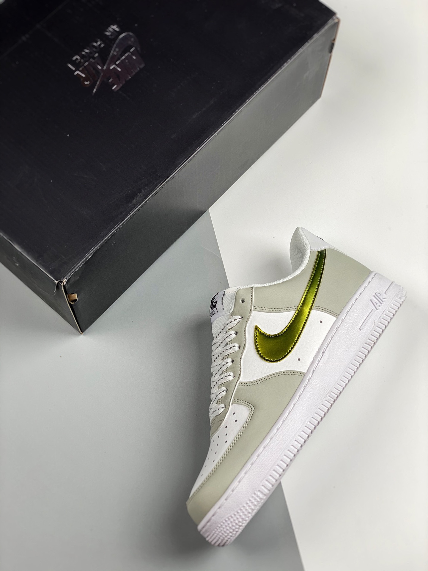 Nike Air Force 1 Metallic Summit White DC9029-100 For Sale