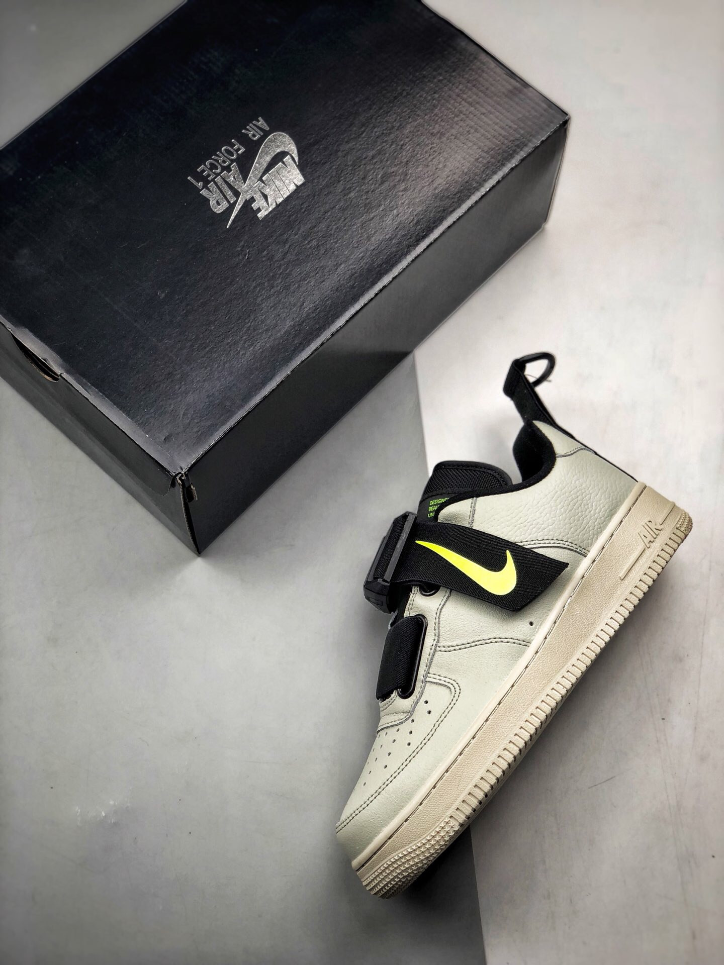 Nike Air Force 1 Utility Spruce Frog Black-Volt AO1531-301 For Sale