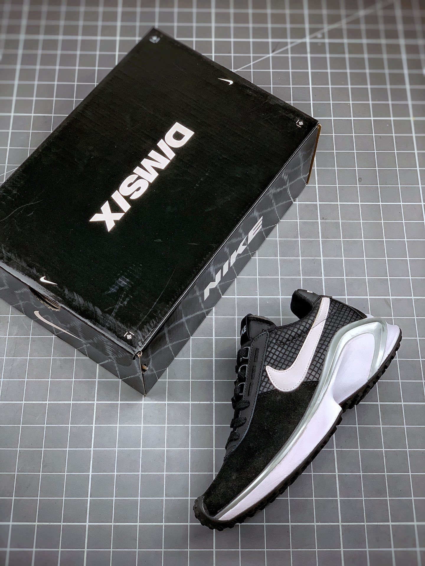 Nike DMSX Waffle Black Silver White For Sale