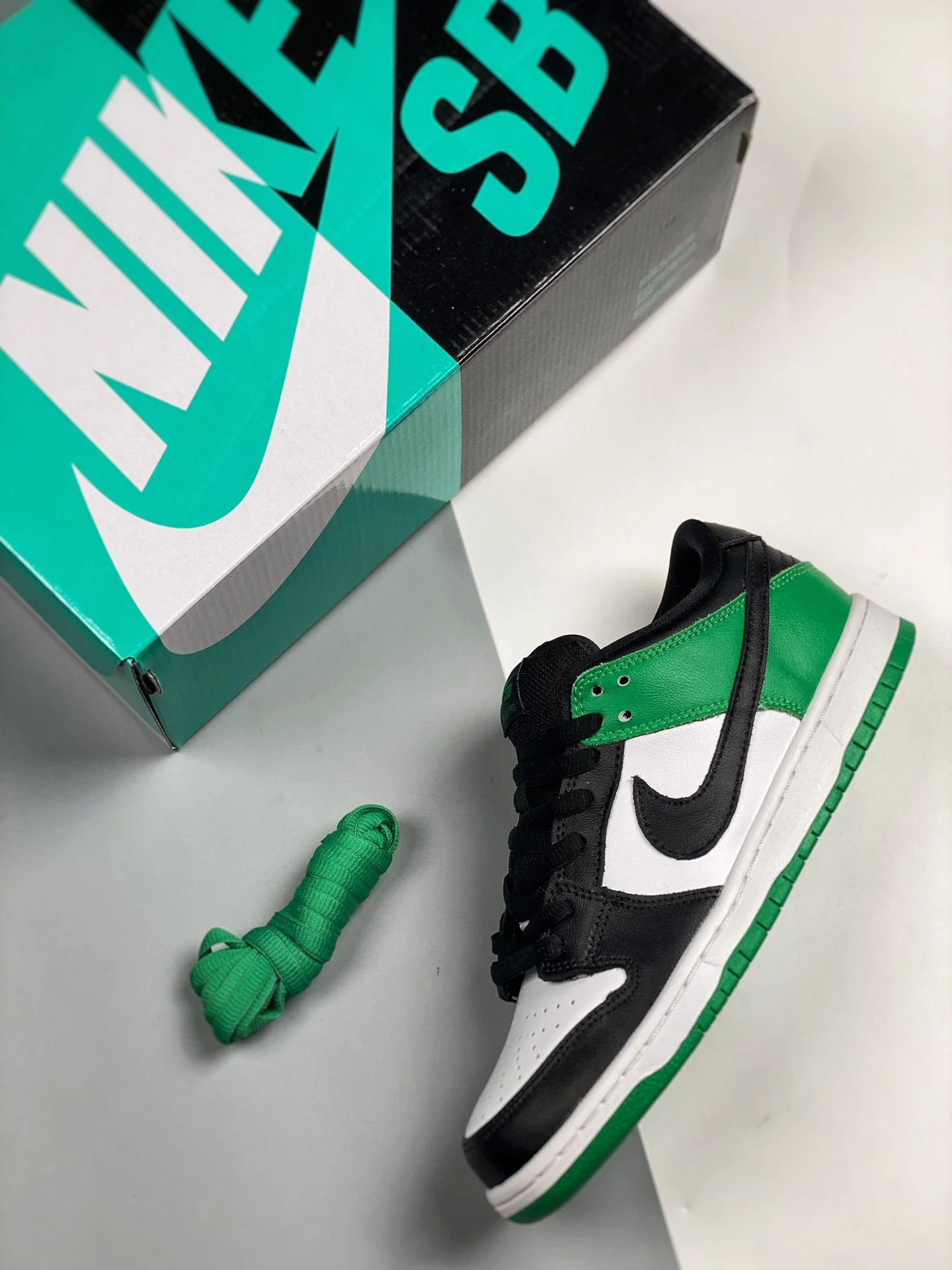 Nike SB Dunk Low Classic Green Black White For Sale