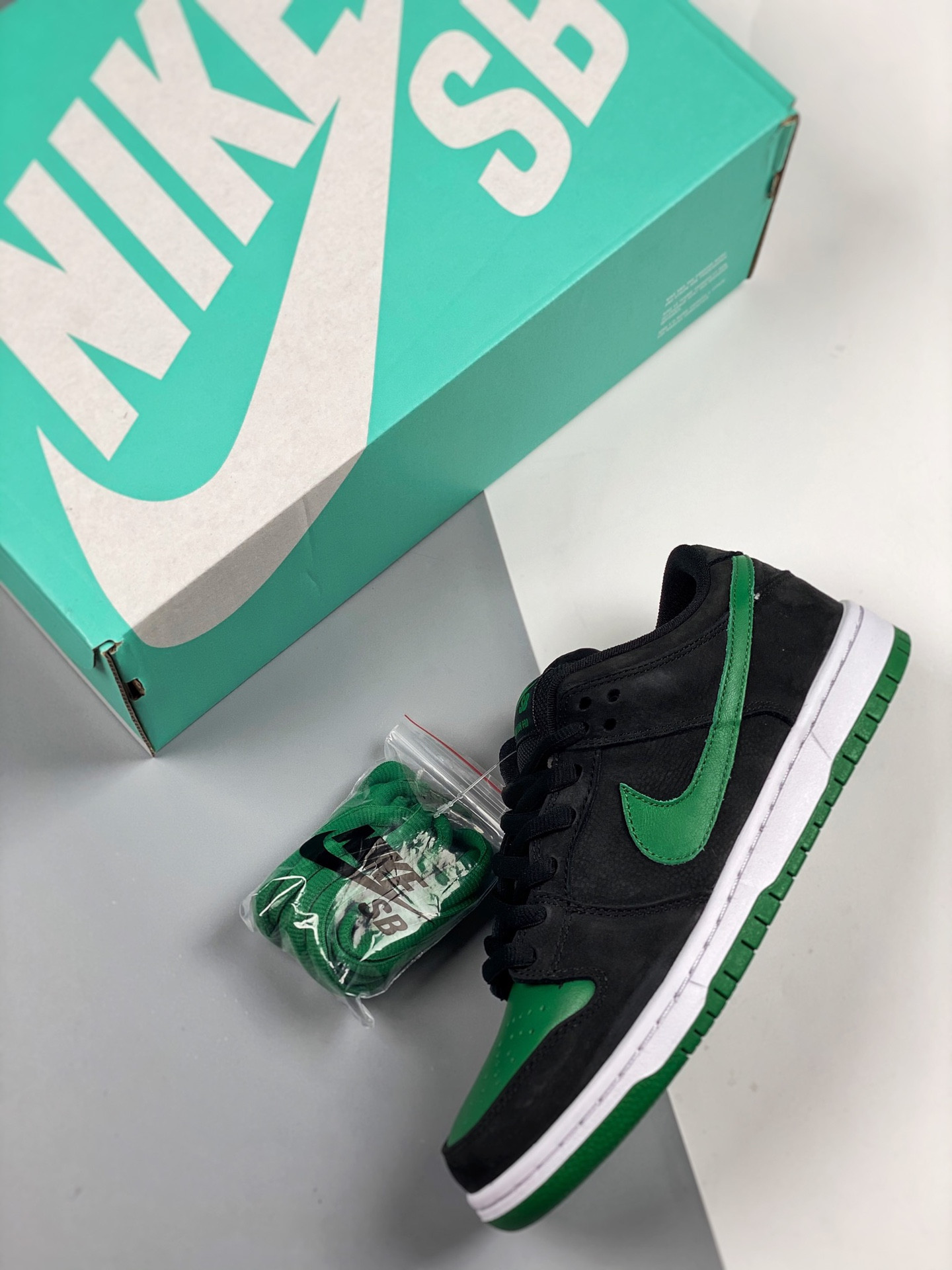 Nike SB Dunk Low Pro Black Pine Green-White For Sale