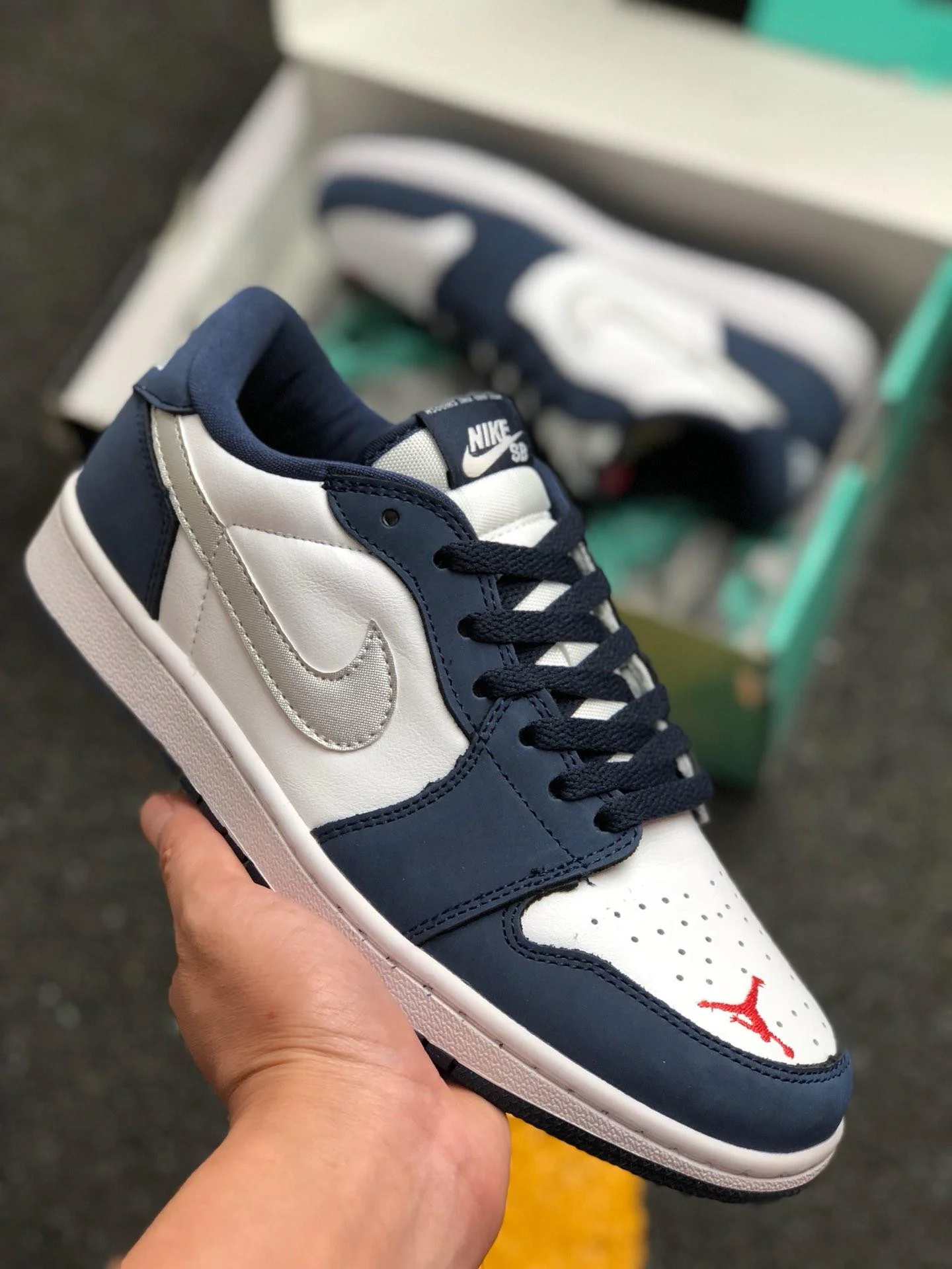 Nike SB x Air Jordan 1 Low Midnight Navy White-Ember Glow-Metallic Silver