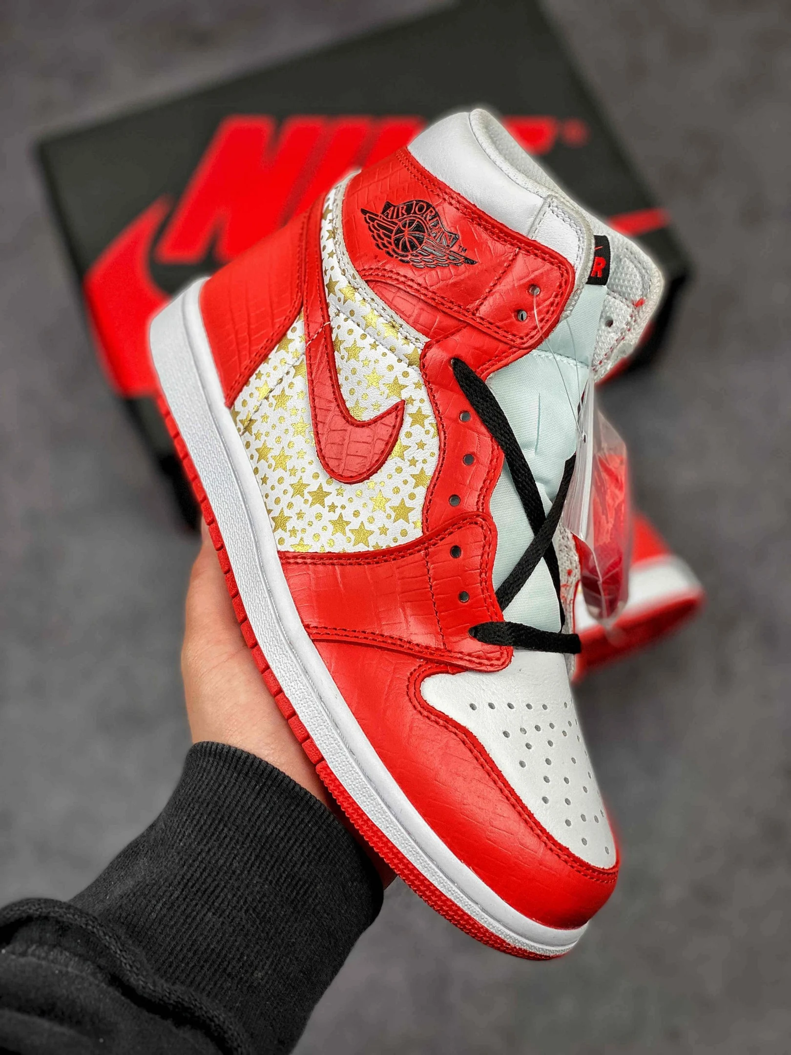 Supreme x Air Jordan 1 High Stars Varsity Red For Sale