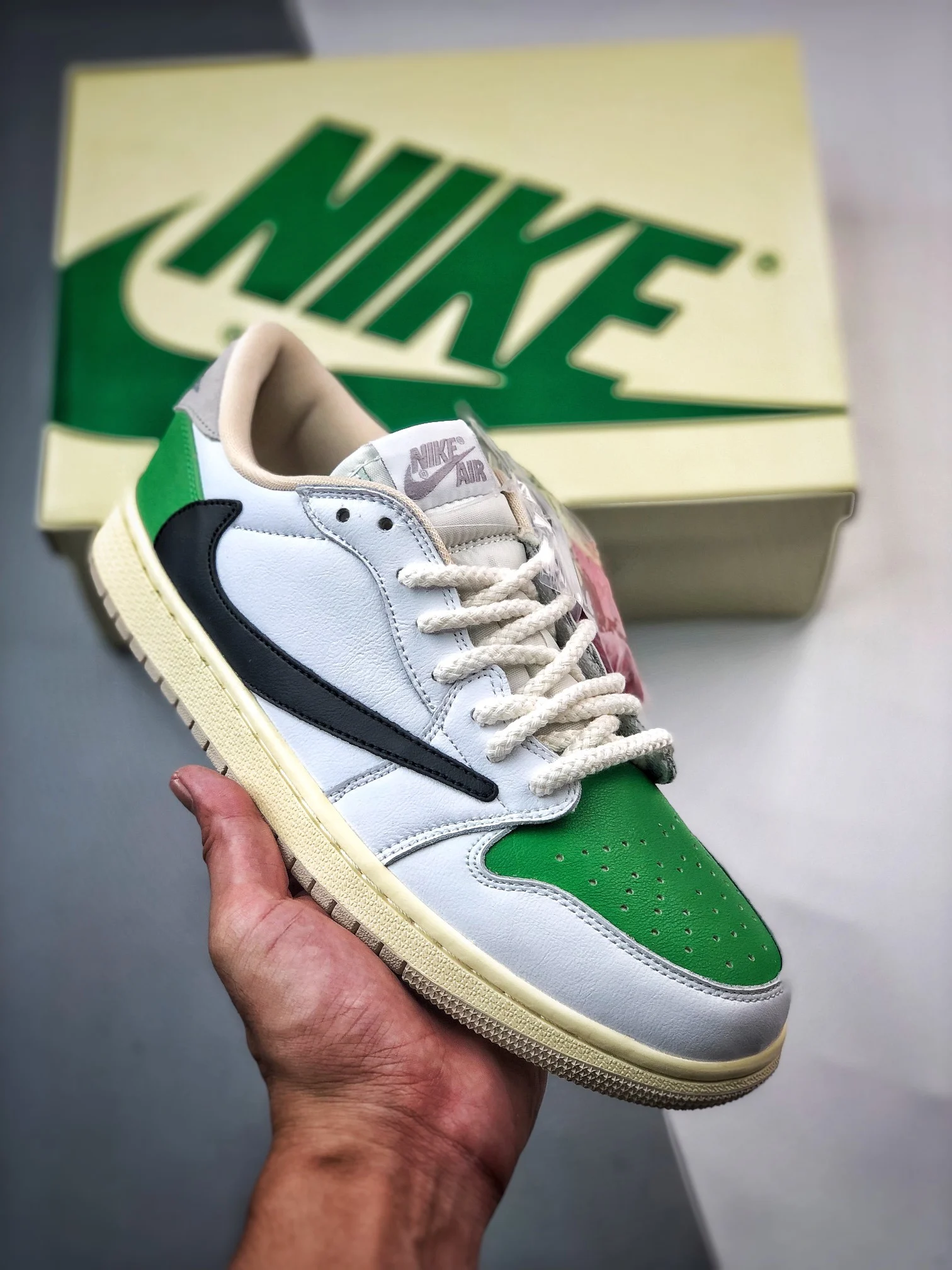 Travis Scott x Air Jordan 1 Low OG SP White Green Black For Sale