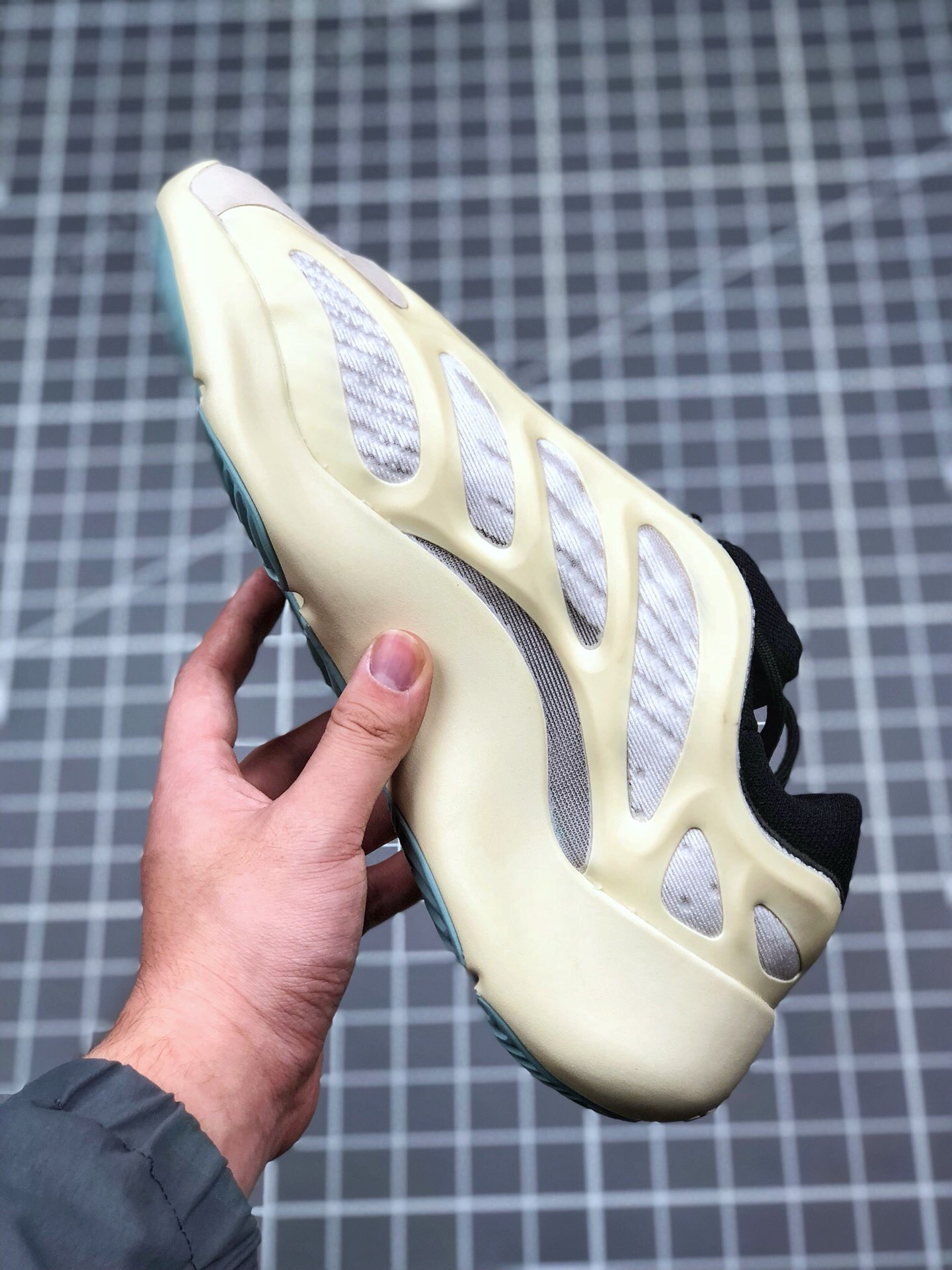 Adidas Yeezy 700 V3 Azael FW4980 For Sale